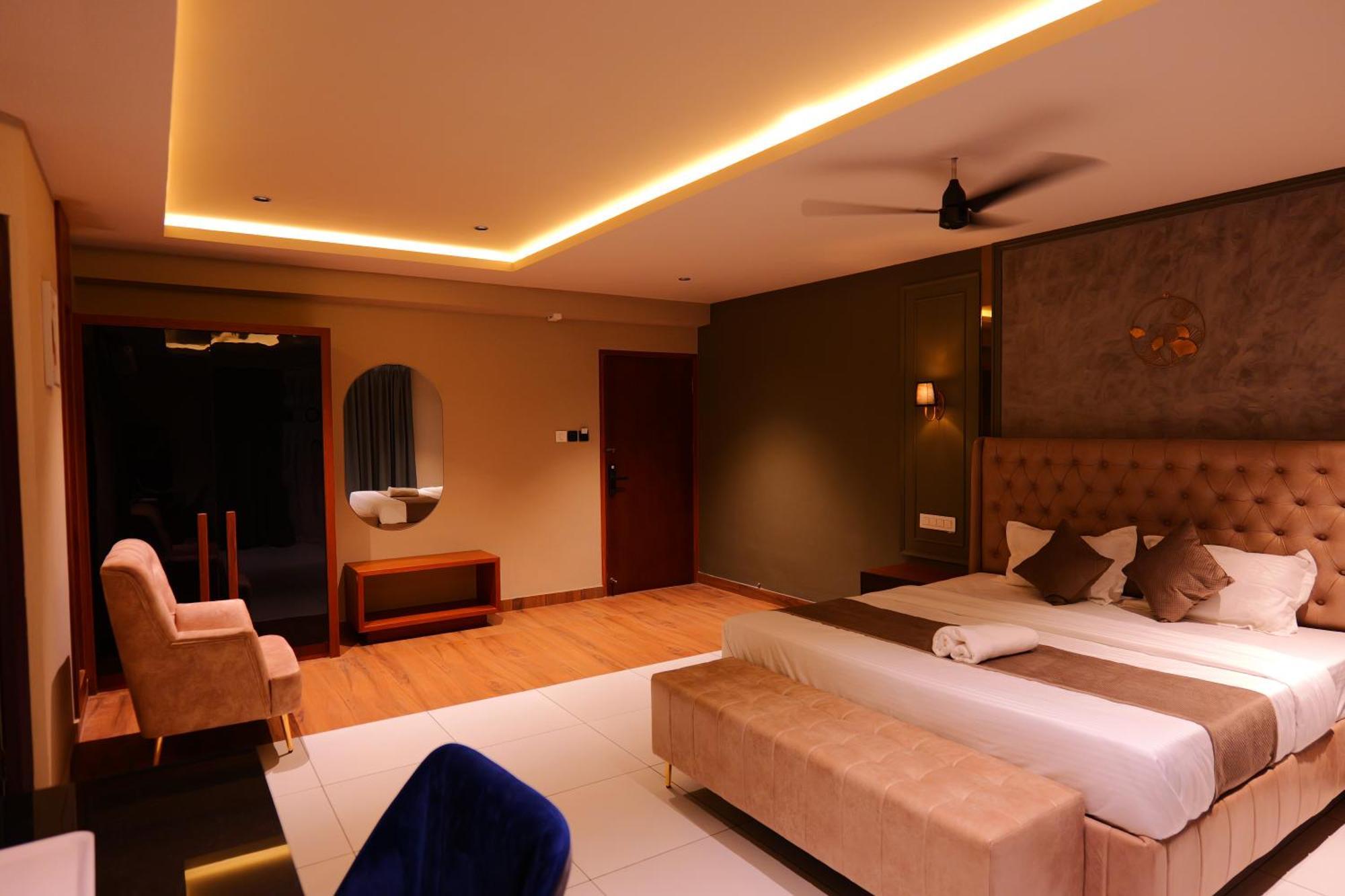 Hotel Classico International Kannangad Екстер'єр фото