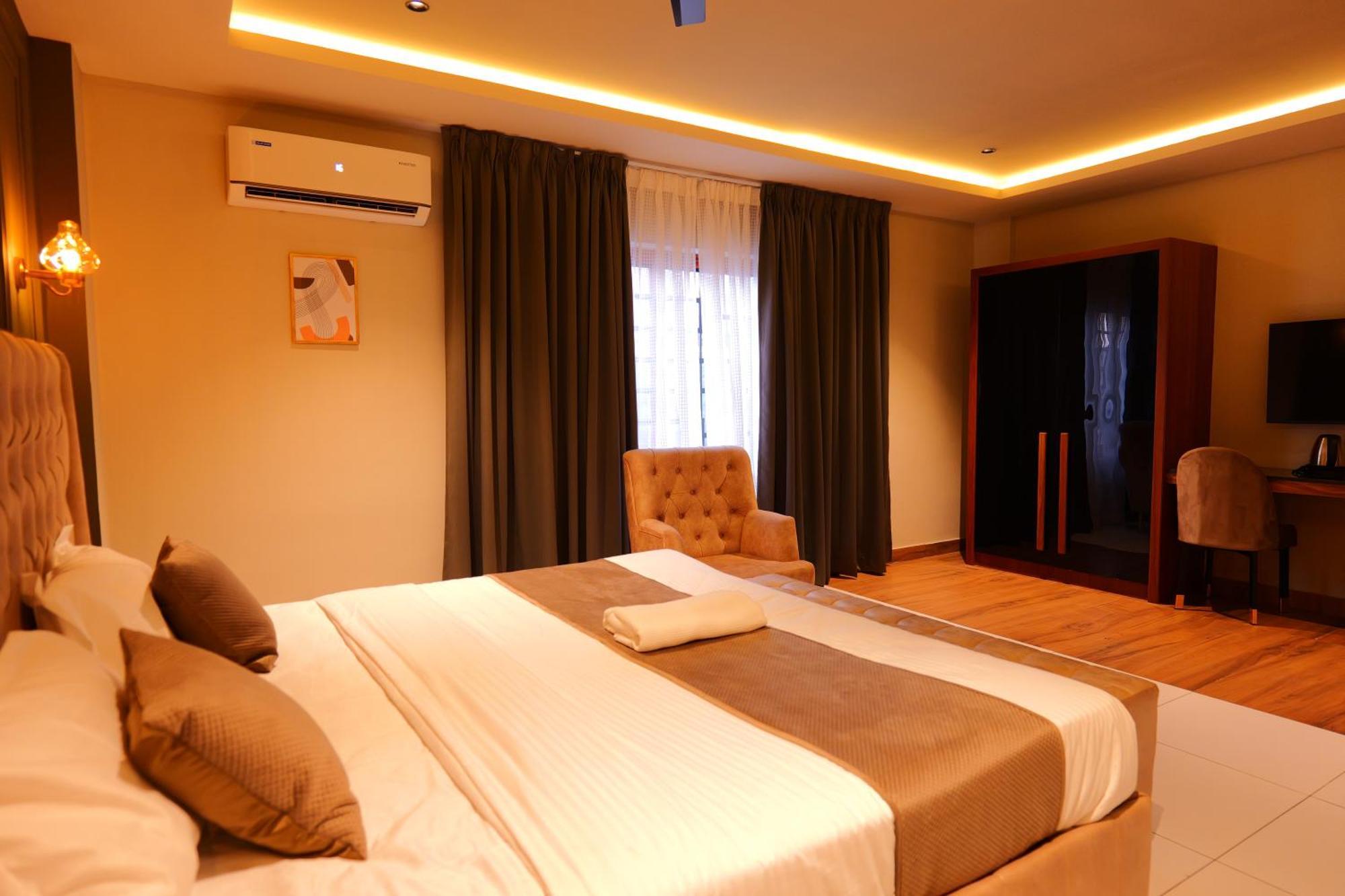 Hotel Classico International Kannangad Екстер'єр фото
