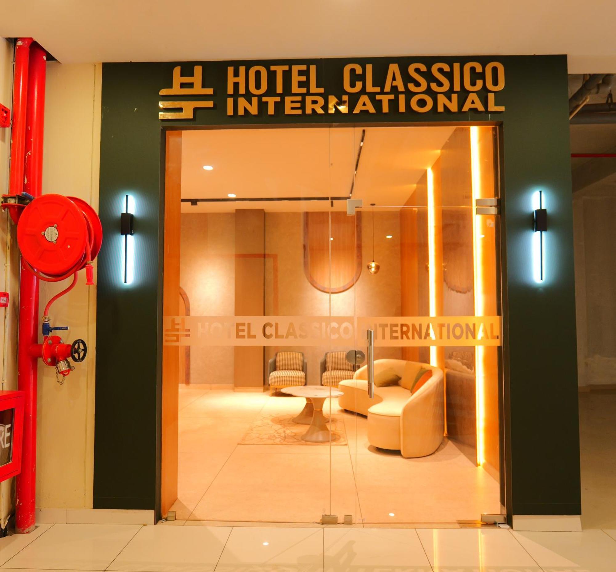 Hotel Classico International Kannangad Екстер'єр фото